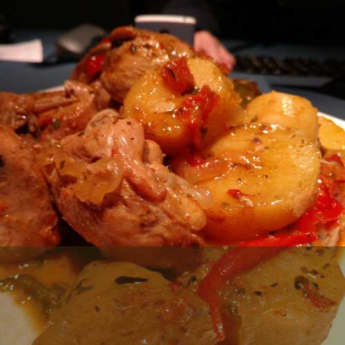 foto de pollo a la portuguesa con papas y morrones